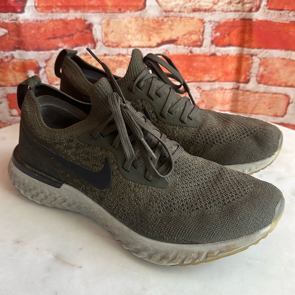 NIKE Epic React Sneakers